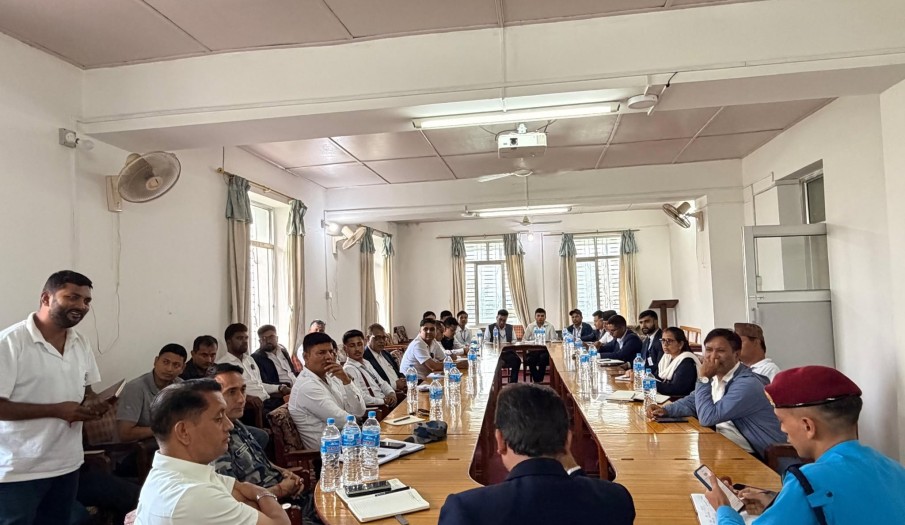 प्रमुख जिल्ला अधिकारी श्री डा. डिजन भट्टराईज्यूको अध्यक्षतामा जिल्लास्थित कार्यालय प्रमुख बैठक सम्पन्न (मिति २०८३/०६/०५)
